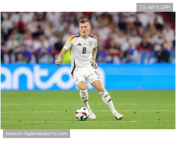 五人制足球守门员球星的崛起与挑战解析探索他们在赛场上的关键角色